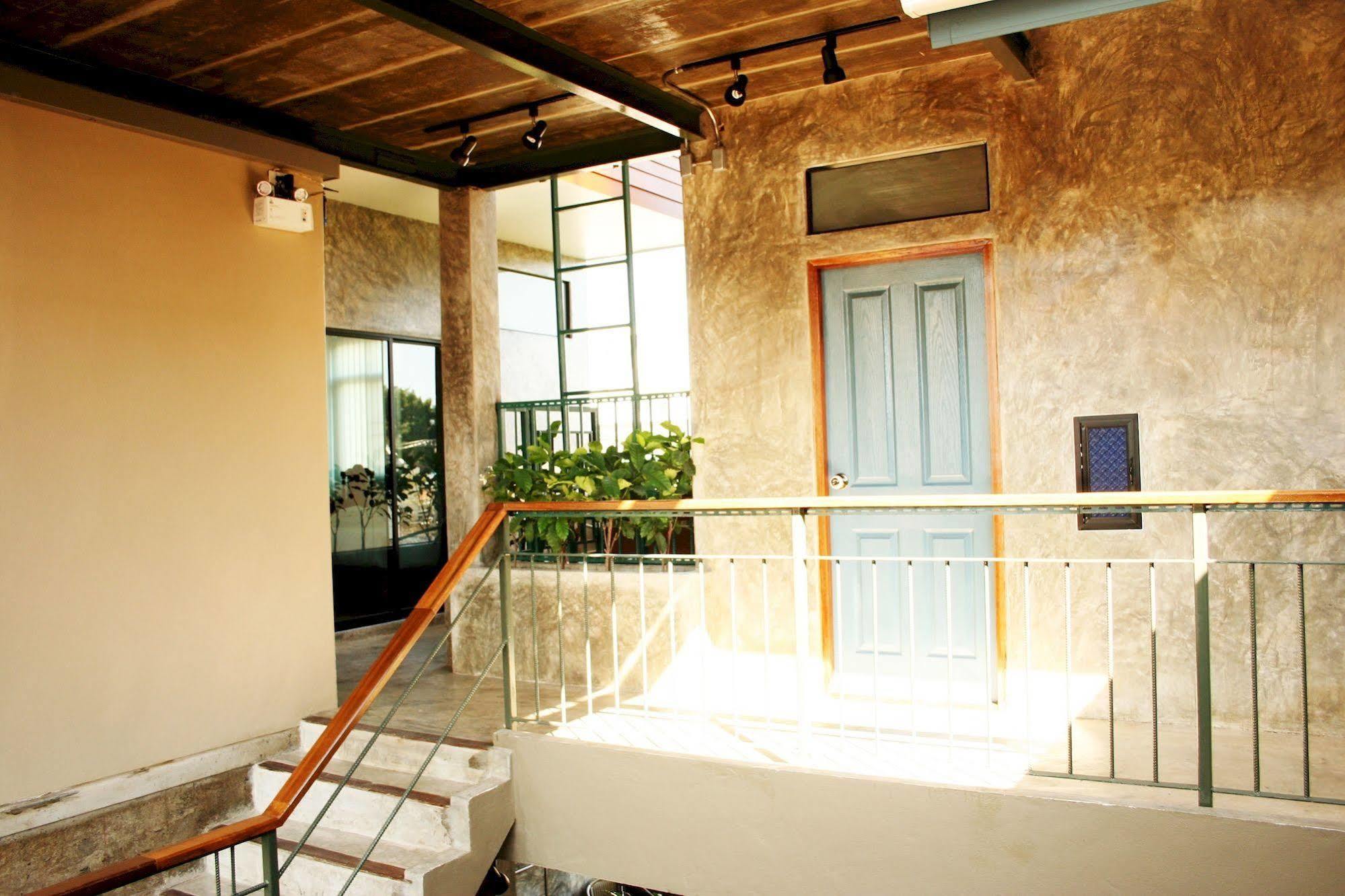 Plern Plern Bed And Bike Hotell Chiang Mai Exteriör bild